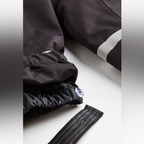 H&M outdoor waterproof pants in black - Picture 6 of 6